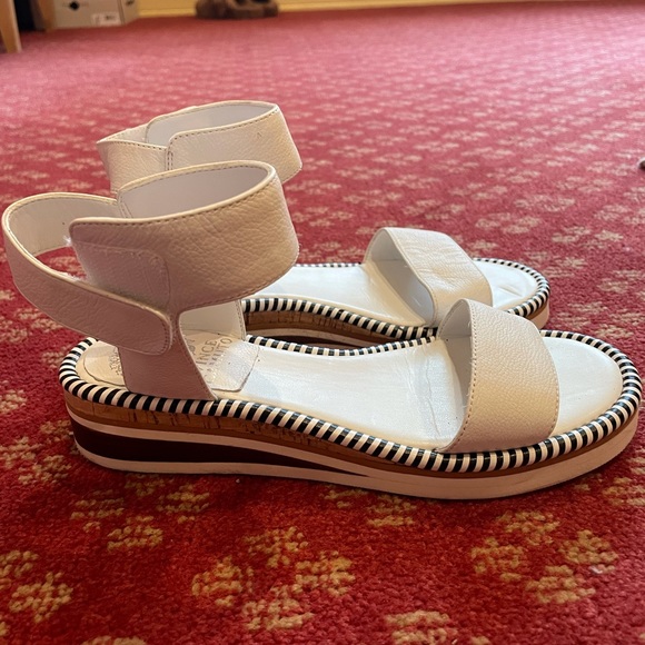 Vince Camuto Ankle Strap Sandal 6.5 - Picture 3 of 5